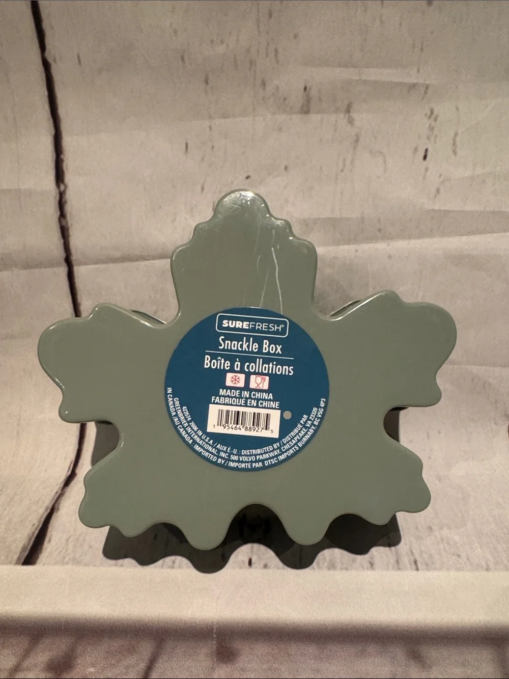 NWT SureFresh Fall Leaf Snackle Box